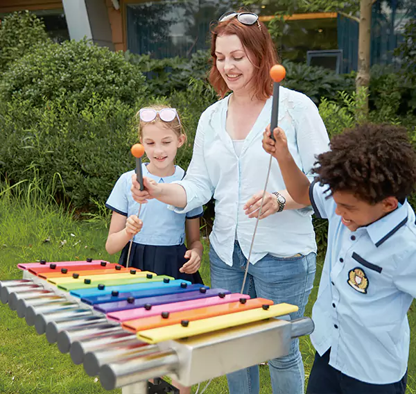 ملعب الأطفال الداخليين