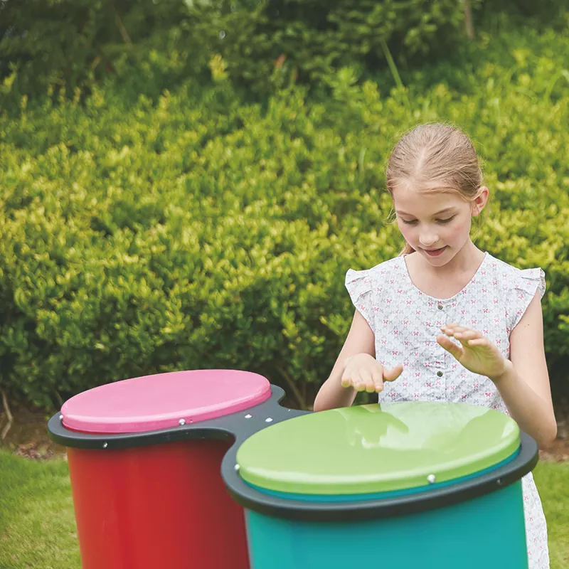 اثنان من Congas في الهواء الطلق